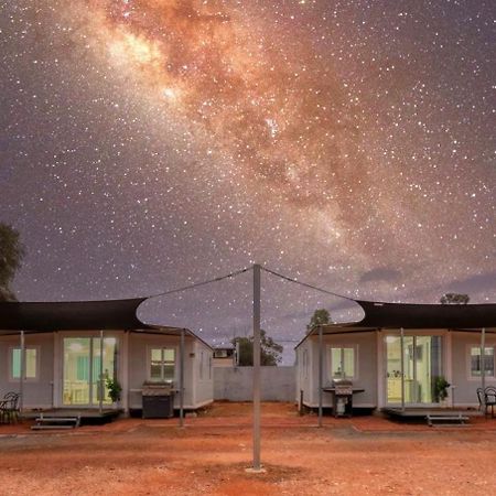 White Cliffs Self Contained Cabin Accommodation المظهر الخارجي الصورة