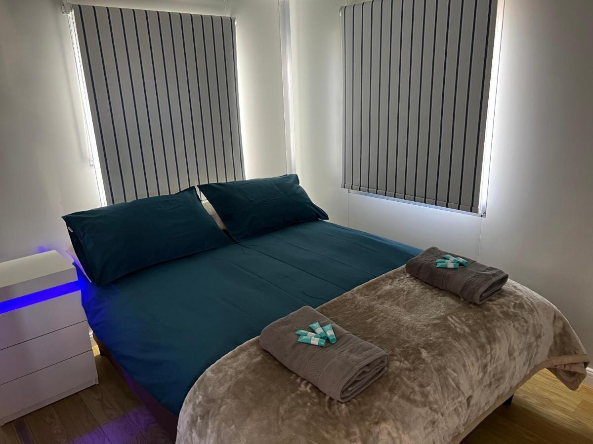 White Cliffs Self Contained Cabin Accommodation المظهر الخارجي الصورة