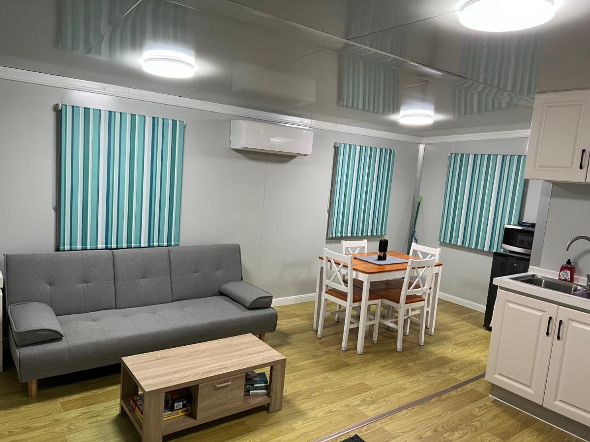White Cliffs Self Contained Cabin Accommodation المظهر الخارجي الصورة