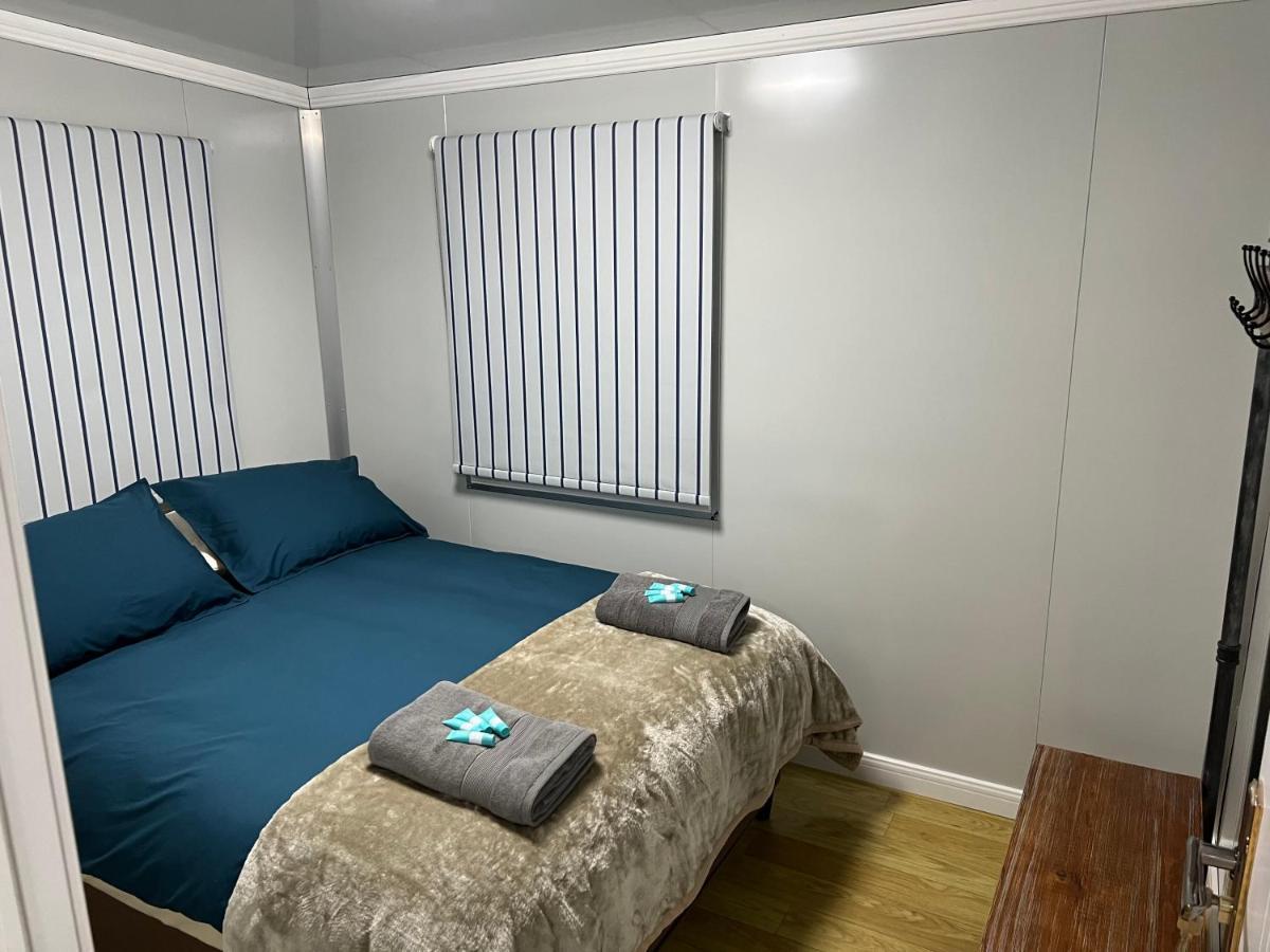 White Cliffs Self Contained Cabin Accommodation المظهر الخارجي الصورة