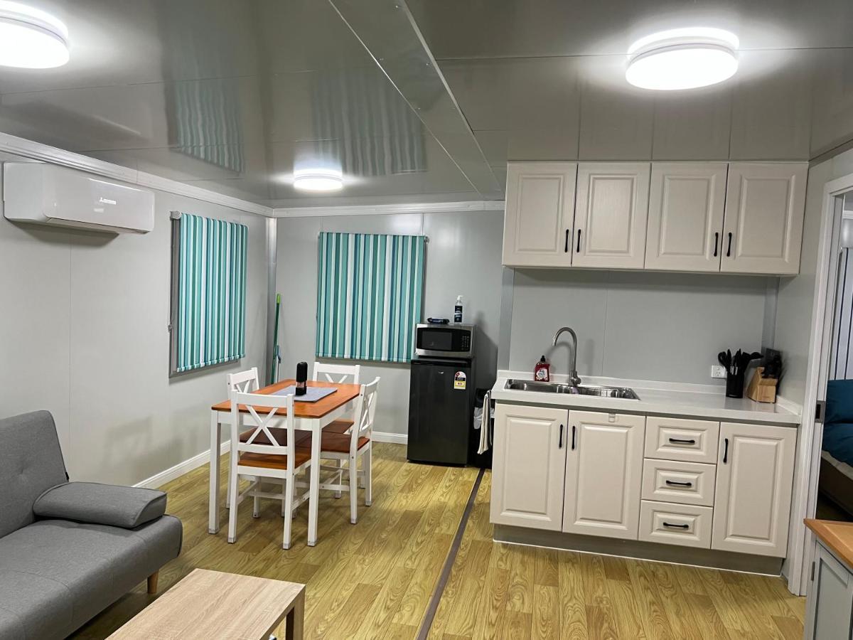 White Cliffs Self Contained Cabin Accommodation المظهر الخارجي الصورة